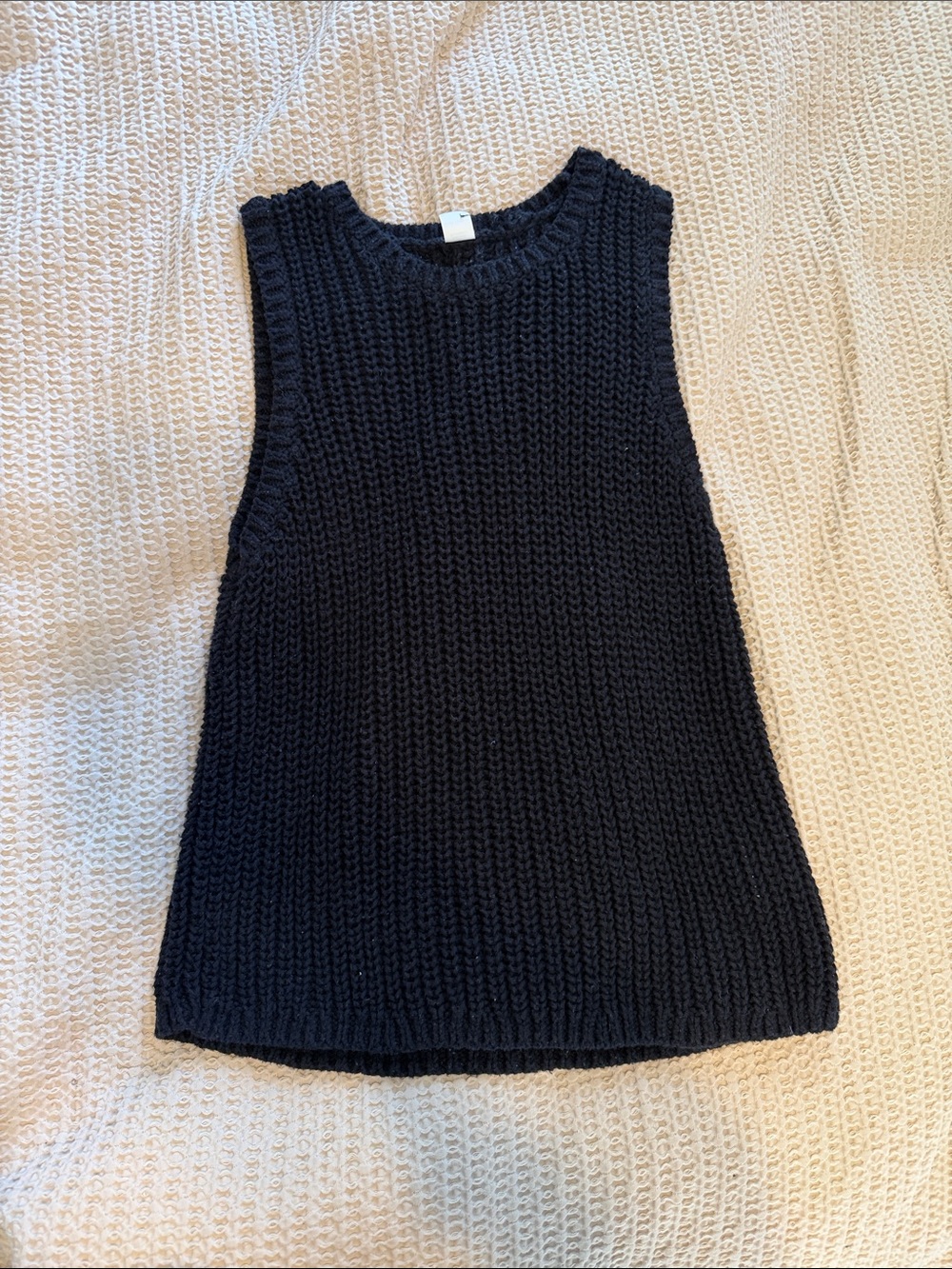 Old Navy Black Chunky Knit Sleeveless Crew Sweater